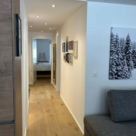 Spacious 3 - Family-friendly - - Great Views 아파트 *
